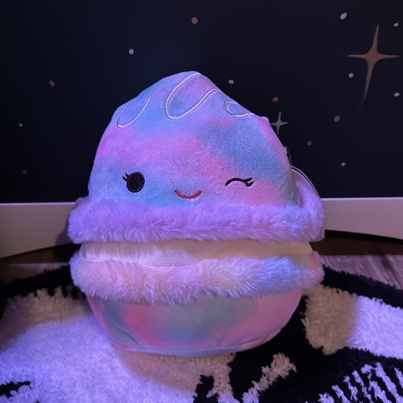 NEW Squishmallowow - Picture 2 of 3
